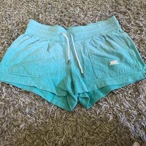 Small Blue Nike shorts
#nike #blue #nikeshorts #shorts